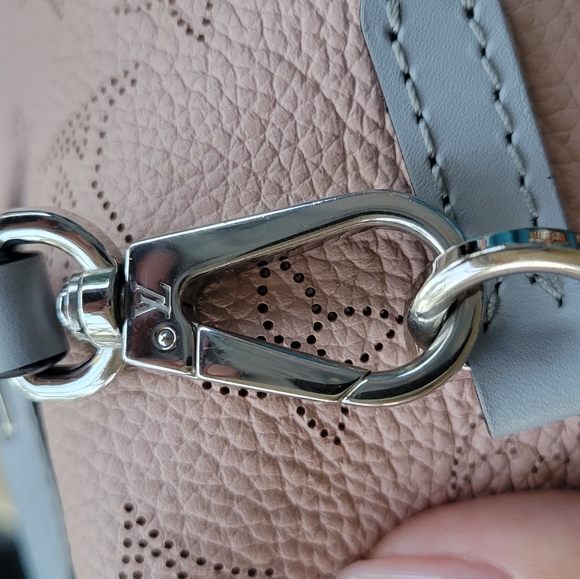 Sold Louis vuitton Monogram PM Pink Mahina Hina Crossbody - Picture 16 of 16